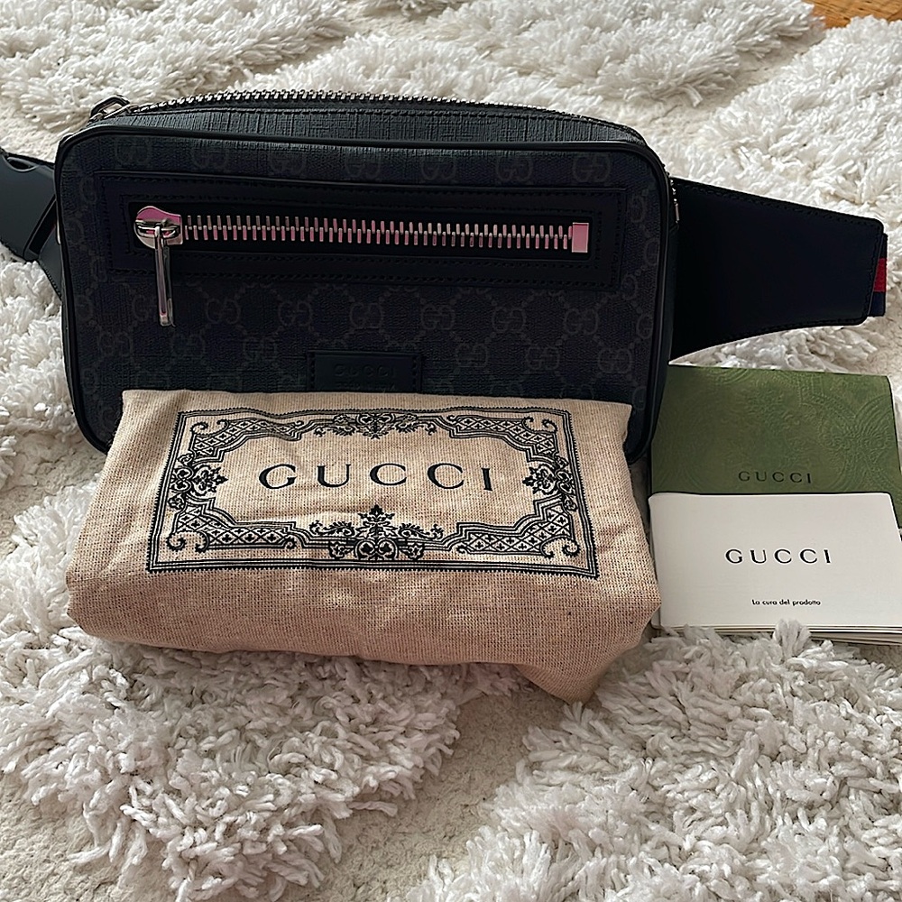 Authentic new Gucci soft gg Supreme monogram belt bag